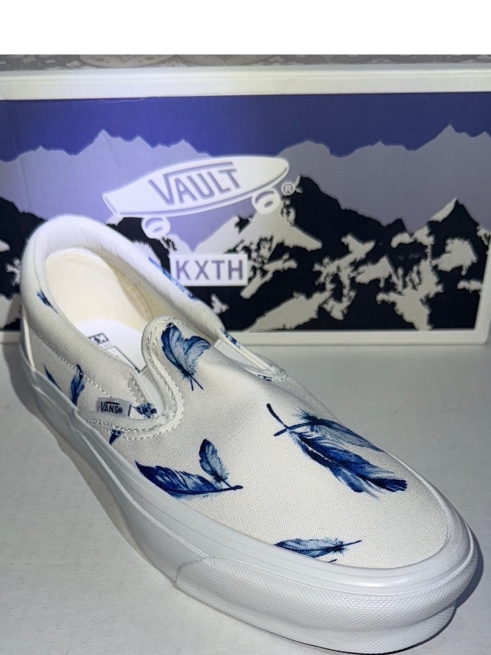 NIB Vans Classic Slip-On Sneakers - White with Blue Feather Print